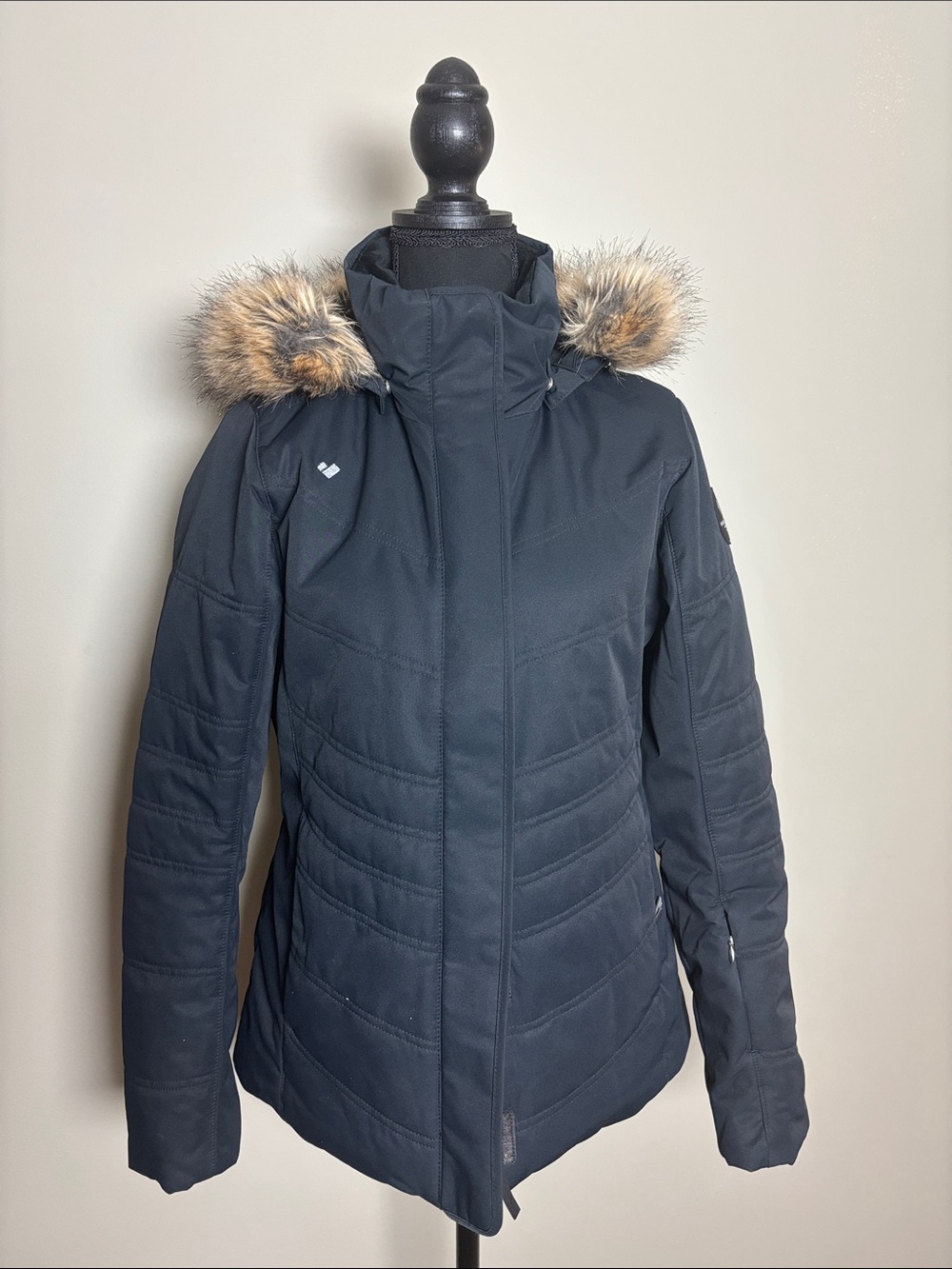 Obermeyer Black Ski Jacket with Faux Fur Trim Hood - Picture 2 of 10